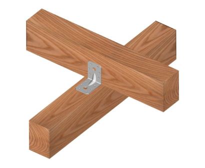 Exemple d’utilisation d’une équerre de construction avec trous et renfort régulier