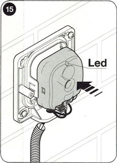 10. Plaats de aangesloten elektronica van de fotocellen in de behuizingen en schakel de stroomtoevoer in. Voer de herkenningsfase van de aangesloten apparaten op de besturingseenheid van de aandrijving uit. 10. Plaats de aangesloten elektronica van de fotocellen in de behuizingen en schakel de stroomtoevoer in. Voer de herkenningsfase van de aangesloten apparaten op de besturingseenheid van de aandrijving uit.