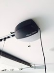 Gemonteerde aandrijving aan het plafond