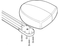 2. Fixez le moteur à la tête de transmission à l’aide des quatre vis 6,3x38 fournies.