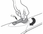 2. Insérez la clé de déverrouillage et tournez-la dans le sens des aiguilles d’une montre 2. Insérez la clé de déverrouillage et tournez-la dans le sens des aiguilles d’une montre